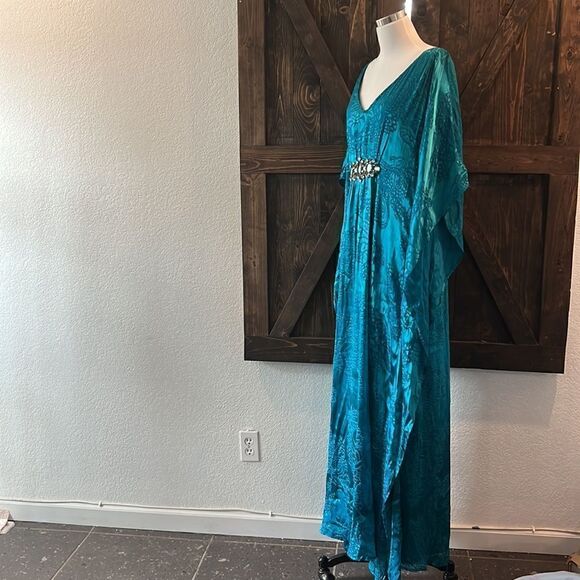 Badgley Mischka Collection Turquoise
Caftan Dress Sz- Medium Rare - Picture 7 of 16